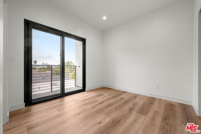 1920 S Sherbourne Drive, Los Angeles, CA 90034