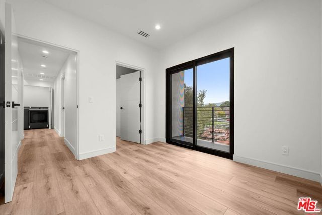 1920 S Sherbourne Drive, Los Angeles, CA 90034