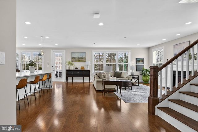 41263 CHATHAM GREEN CIR, Aldie, VA 20105