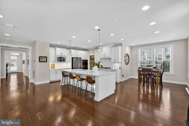 41263 CHATHAM GREEN CIR, Aldie, VA 20105