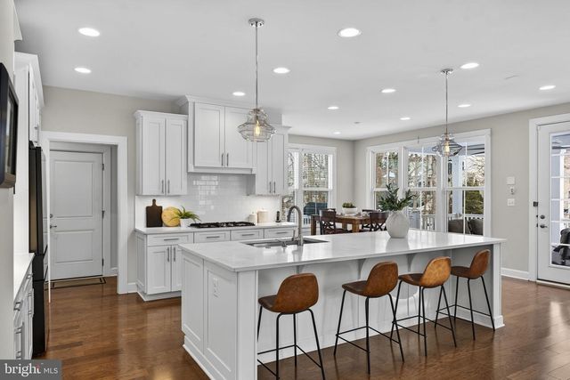 41263 CHATHAM GREEN CIR, Aldie, VA 20105