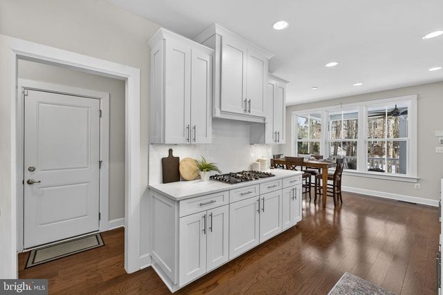 41263 CHATHAM GREEN CIR, Aldie, VA 20105