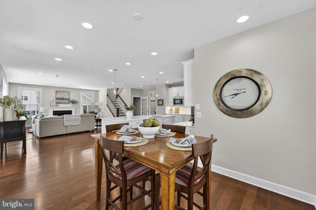 41263 CHATHAM GREEN CIR, Aldie, VA 20105