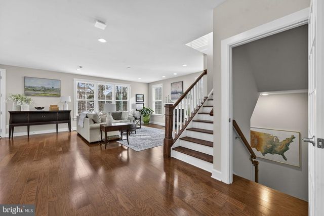 41263 CHATHAM GREEN CIR, Aldie, VA 20105