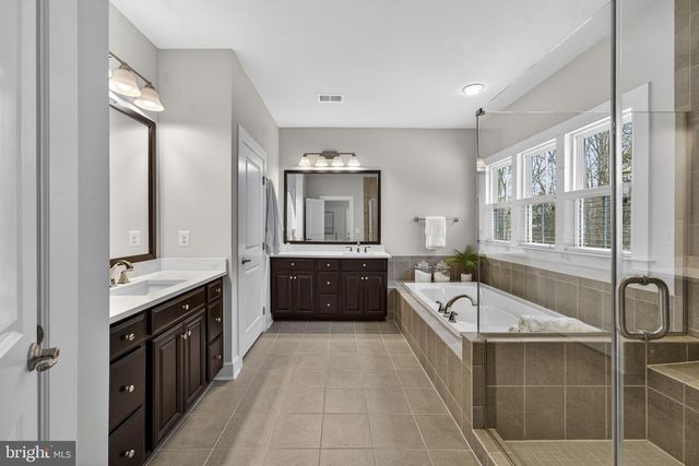 41263 CHATHAM GREEN CIR, Aldie, VA 20105