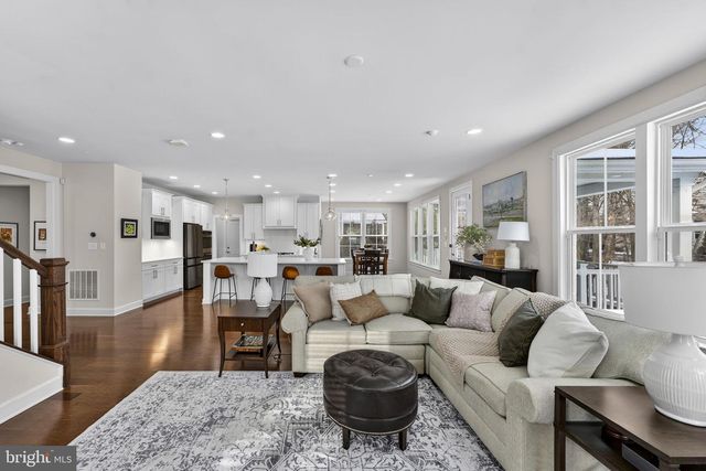 41263 CHATHAM GREEN CIR, Aldie, VA 20105