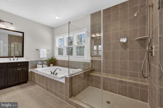 41263 CHATHAM GREEN CIR, Aldie, VA 20105