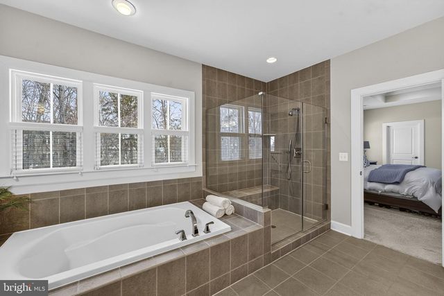 41263 CHATHAM GREEN CIR, Aldie, VA 20105