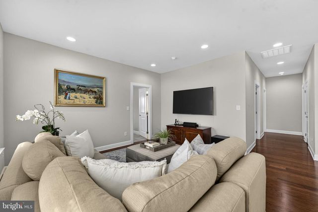 41263 CHATHAM GREEN CIR, Aldie, VA 20105