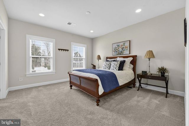 41263 CHATHAM GREEN CIR, Aldie, VA 20105