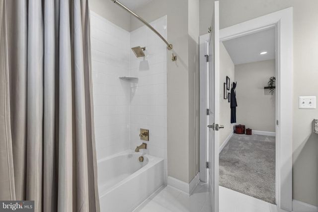 41263 CHATHAM GREEN CIR, Aldie, VA 20105