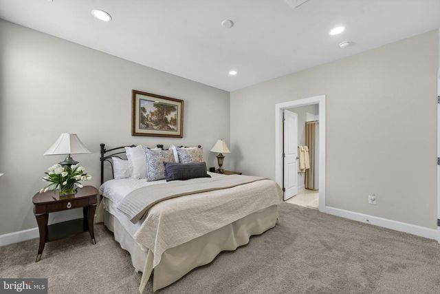 41263 CHATHAM GREEN CIR, Aldie, VA 20105