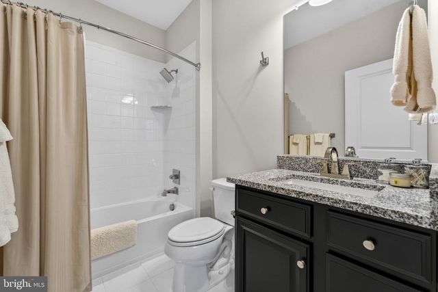 41263 CHATHAM GREEN CIR, Aldie, VA 20105