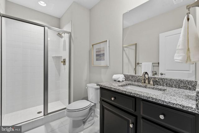 41263 CHATHAM GREEN CIR, Aldie, VA 20105