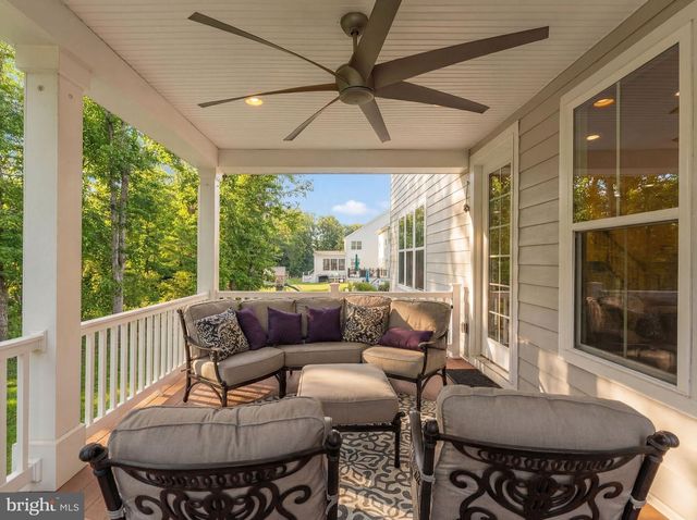 41263 CHATHAM GREEN CIR, Aldie, VA 20105