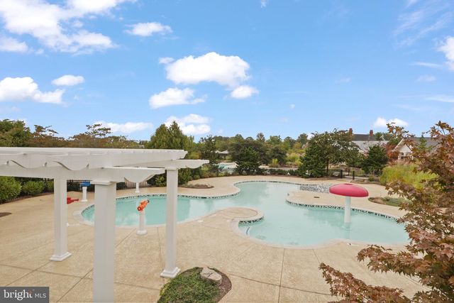 41263 CHATHAM GREEN CIR, Aldie, VA 20105