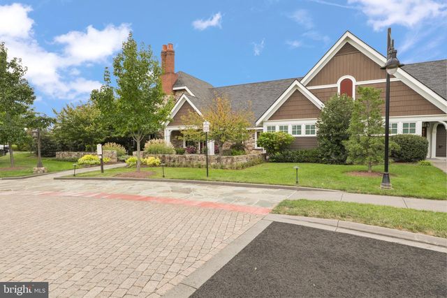 41263 CHATHAM GREEN CIR, Aldie, VA 20105