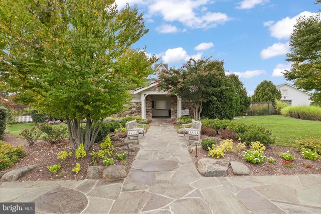 41263 CHATHAM GREEN CIR, Aldie, VA 20105