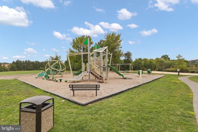 41263 CHATHAM GREEN CIR, Aldie, VA 20105