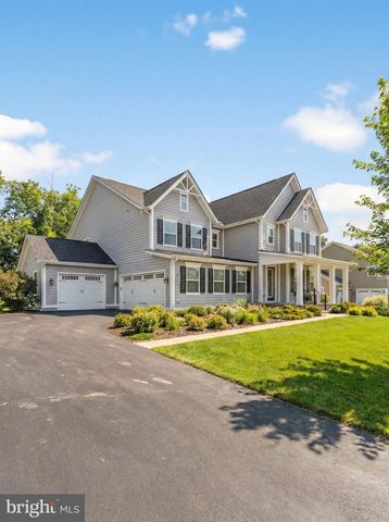 41263 CHATHAM GREEN CIR, Aldie, VA 20105