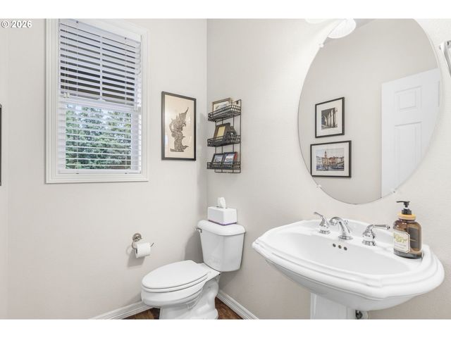10246 Nw FORESTVIEW Way, Portland, OR 97229