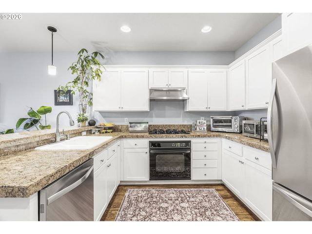 10246 Nw FORESTVIEW Way, Portland, OR 97229