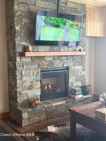 95 Harrison Ln, Sandpoint, ID 83864