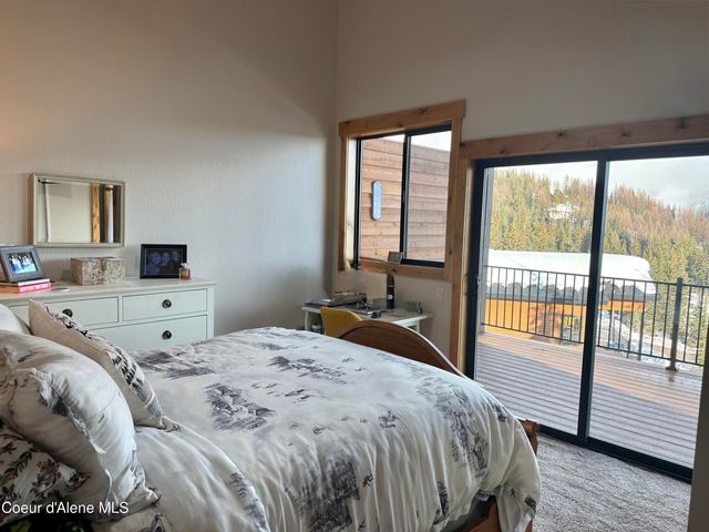 95 Harrison Ln, Sandpoint, ID 83864