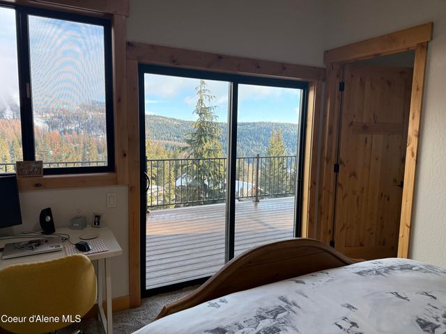 95 Harrison Ln, Sandpoint, ID 83864