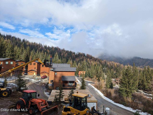 95 Harrison Ln, Sandpoint, ID 83864