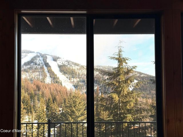 95 Harrison Ln, Sandpoint, ID 83864