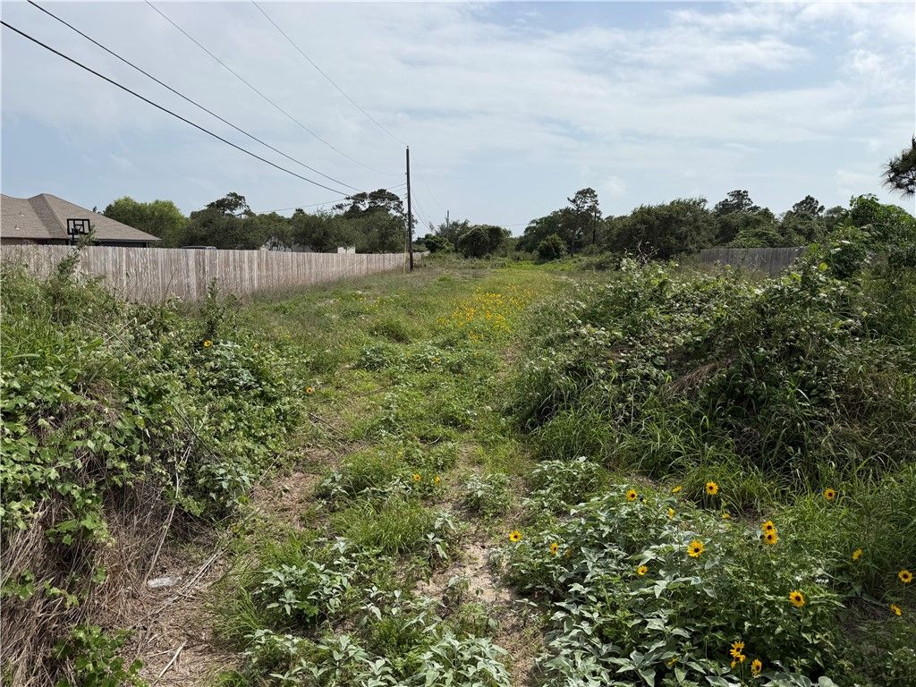 1001 Graham, Corpus Christi, TX 78418 — photo 2