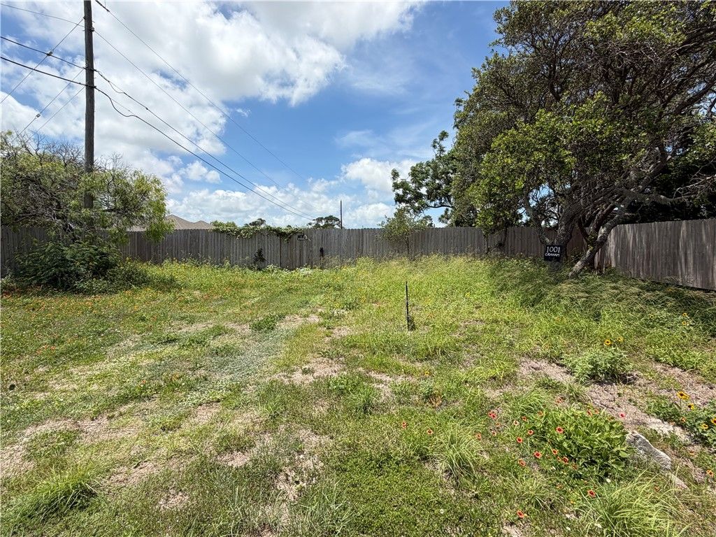1001 Graham, Corpus Christi, TX 78418 — photo 3