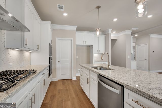76 Hidden Fields Way, Hoschton, GA 30548