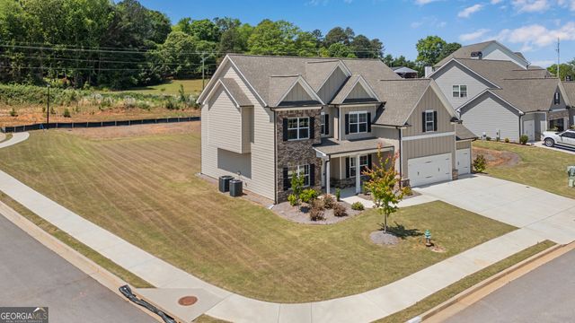 76 Hidden Fields Way, Hoschton, GA 30548