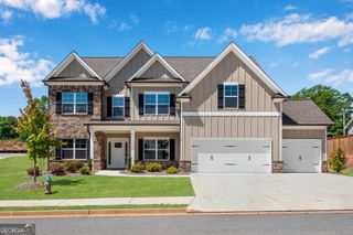 76 Hidden Fields Way, Hoschton, GA 30548