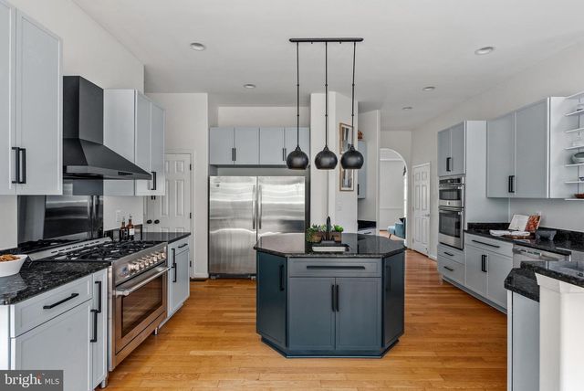 100 RIVER RIDGE LN, Fredericksburg, VA 22406