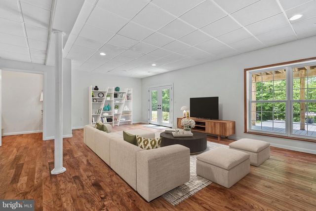 100 RIVER RIDGE LN, Fredericksburg, VA 22406