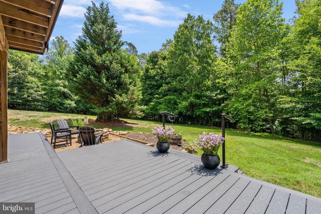 100 RIVER RIDGE LN, Fredericksburg, VA 22406