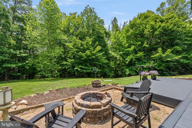 100 RIVER RIDGE LN, Fredericksburg, VA 22406