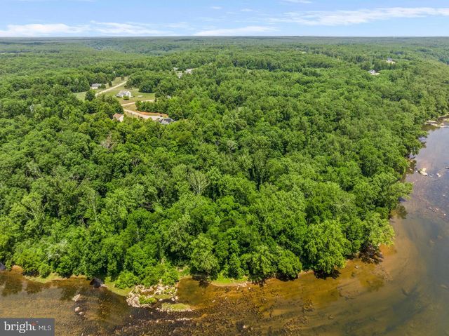 100 RIVER RIDGE LN, Fredericksburg, VA 22406