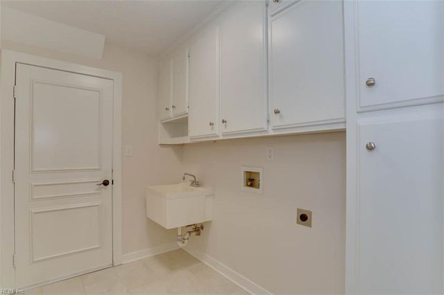 936 Wilson LN, Hampton, VA 23663