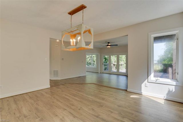 936 Wilson LN, Hampton, VA 23663