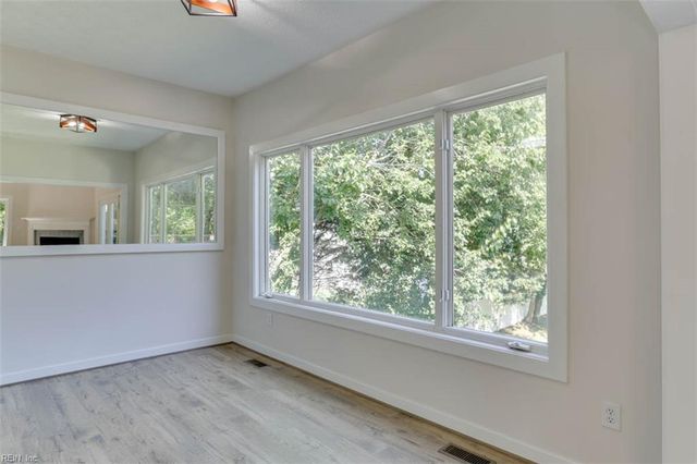 936 Wilson LN, Hampton, VA 23663