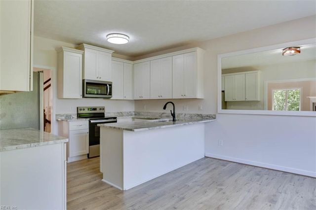 936 Wilson LN, Hampton, VA 23663