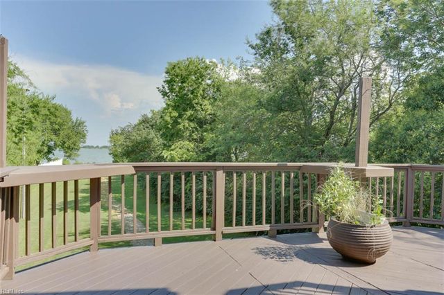 936 Wilson LN, Hampton, VA 23663