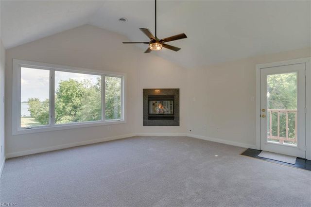 936 Wilson LN, Hampton, VA 23663