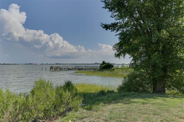 936 Wilson LN, Hampton, VA 23663