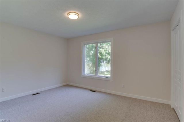 936 Wilson LN, Hampton, VA 23663