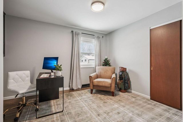 1213 W Glen River ROAD, Glendale, WI 53217